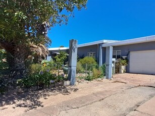 4 Bed House in Vredenburg