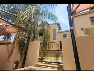 4 Bed Townhouse in Cashan