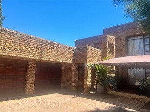 4 Bed Townhouse in Wilkoppies