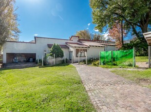 4 Bedroom Freehold For Sale in Craighall