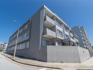 40 Bed Apartment in Humewood