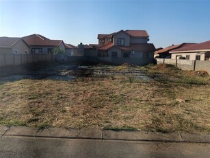 418 m² Land available in Waterkloof