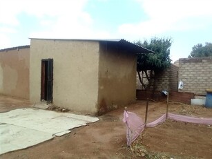 450 m² Land available in Lethlabile