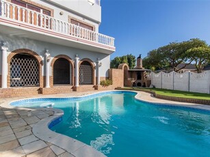 6 Bed House in Bellville Central