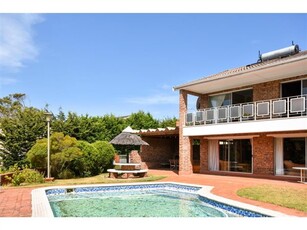 6 Bed House in Humewood