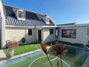 6 Bed House in Strandfontein