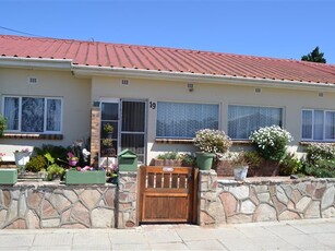 7 Bed House in Lamberts Bay