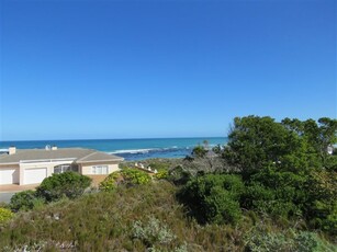 908 m² Land available in Pearly Beach