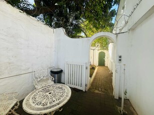 Hendra - Pet Friendly Garden Cottage Herwood Park, Umhlanga