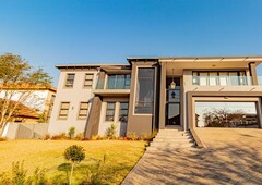 4 Bedroom House For Sale in Blue Valley Golf Estate