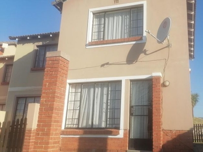 2 Bedroom duplex apartment for sale in Hillside, Bloemfontein