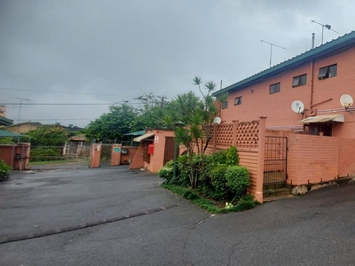 2 Bedroom Duplex To Let in Pinetown Central