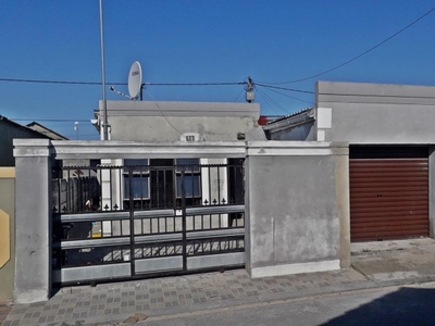 2 Bedroom house rented in Delft South
