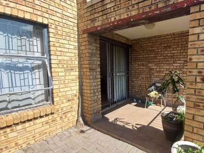 2 Bedroom townhouse - sectional for sale in Riversdale, Meyerton