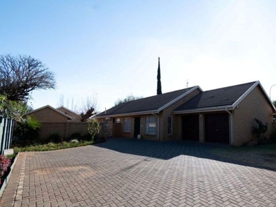 3 Bedroom house for sale in Universitas, Bloemfontein