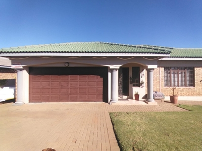 3 Bedroom House For Sale in The Heads
