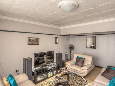 Apartment For Sale In North End, Port Elizabeth