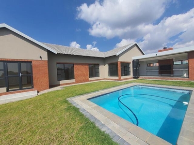 House For Sale In Six Fountains, Pretoria