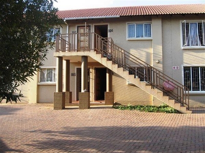 Townhouse For Rent In Die Hoewes, Centurion
