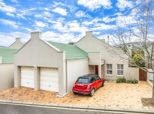 3 Bedroom Townhouse For Sale in Van Riebeeckshof