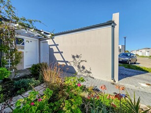 Charming and Cozy 2-Bedroom Townhouse in Picturesque Rochester Village