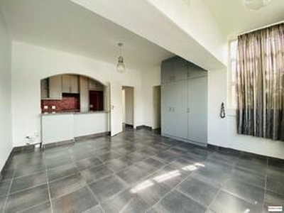 Fully renovated 3 bedrooms Apartment in ZONNEBLOEM for rent - Cape Town