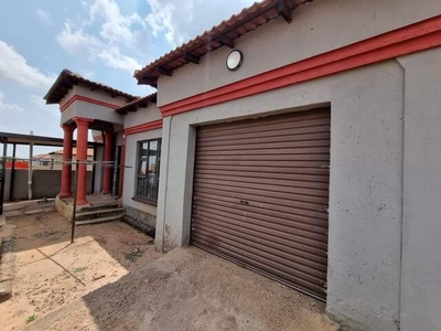 House For Sale In Kwaguqa Ext 10, Witbank