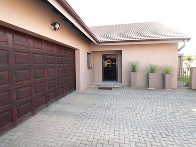 House For Sale In Shellyvale, Bloemfontein