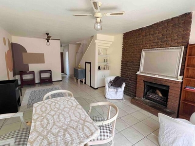 Townhouse For Rent In Fontainebleau, Randburg