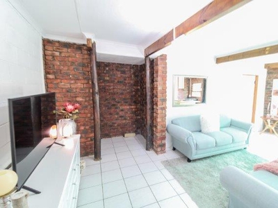 Apartment For Rent In Cove Rock, East London