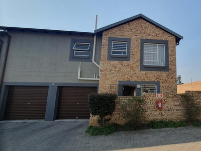 Duplex Townhouse – sectional For Sale in Wilgeheuwel