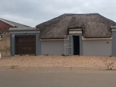 Freestanding For Sale in Tsakane Ext 5