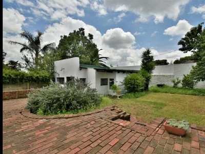 House For Sale In Fairwood, Johannesburg