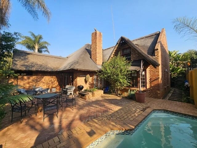 House For Sale In Menlo Park, Pretoria