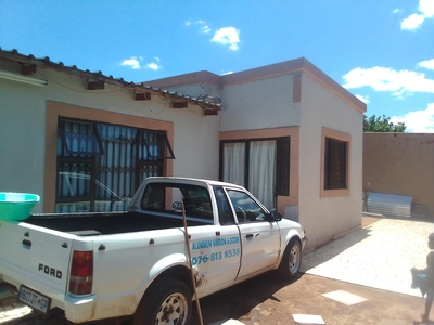 House For Sale in Vosloorus South