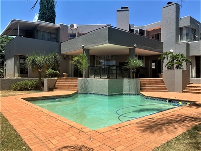 House For Sale in Waterkloof Heights