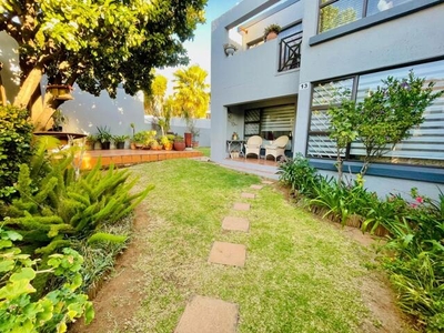 Townhouse For Rent In Bassonia, Johannesburg