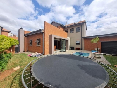 Townhouse For Rent In Olympus Ah, Pretoria