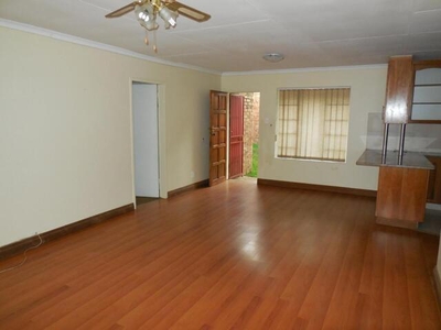 Townhouse For Rent In Waterkloof Park, Pretoria