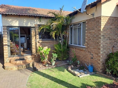 Townhouse For Sale In Aerorand, Middelburg