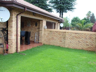 Townhouse For Sale In Bergbron, Roodepoort