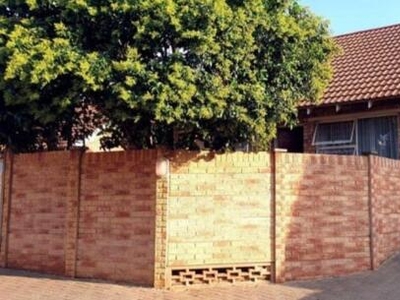 Townhouse For Sale In Fleurdal, Bloemfontein