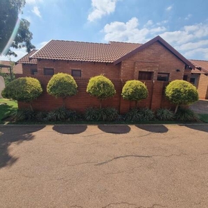 Townhouse For Sale In Montana Tuine, Pretoria