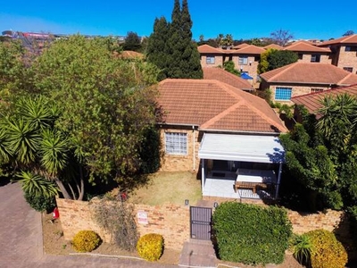 Townhouse For Sale In North Riding, Randburg