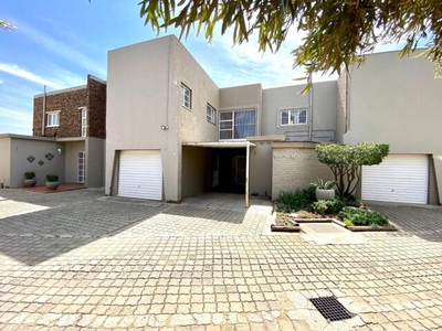 Townhouse For Sale In Suidrand, Kroonstad