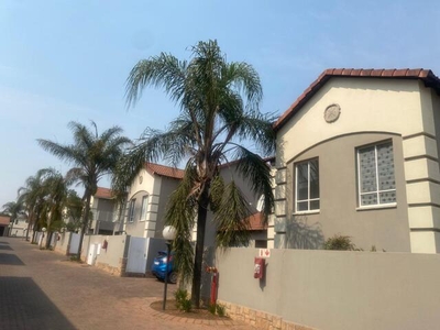 Townhouse For Sale In Sunninghill, Sandton