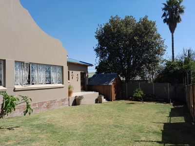 Freehold For Sale in Edenvale Central