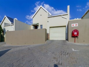 3 Bed Simplex in Radiokop