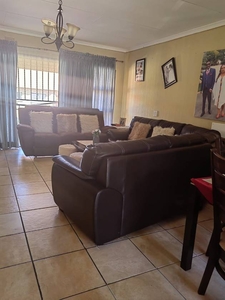 2 Bedroom apartment to rent in Monument | ALLSAproperty.co.za