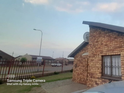 2 Bedroom House Sold in Embalenhle